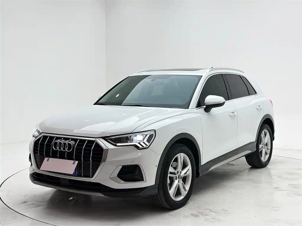 Купить Audi Q3