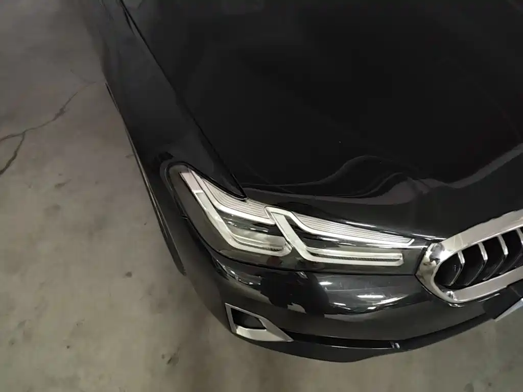 BMW 5 Series — миниатюра 8