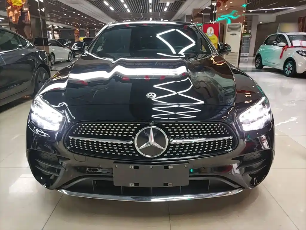 Mercedes-Benz E-Class — миниатюра 3