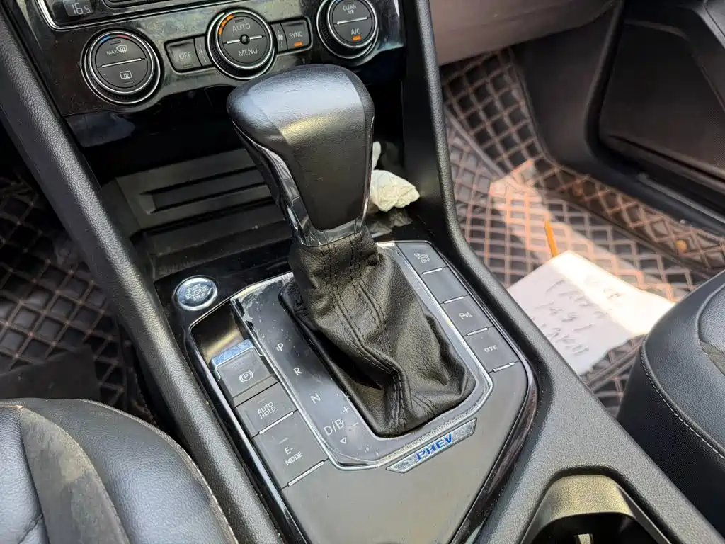 Volkswagen Tiguan L PHEV — миниатюра 9
