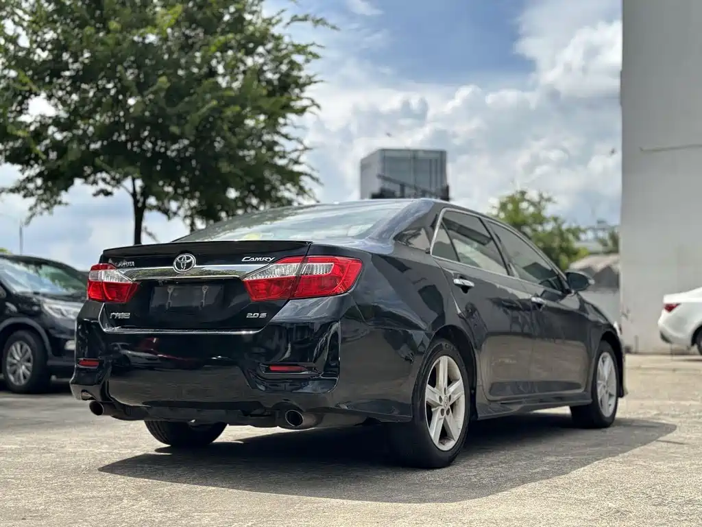 Toyota Camry — миниатюра 4
