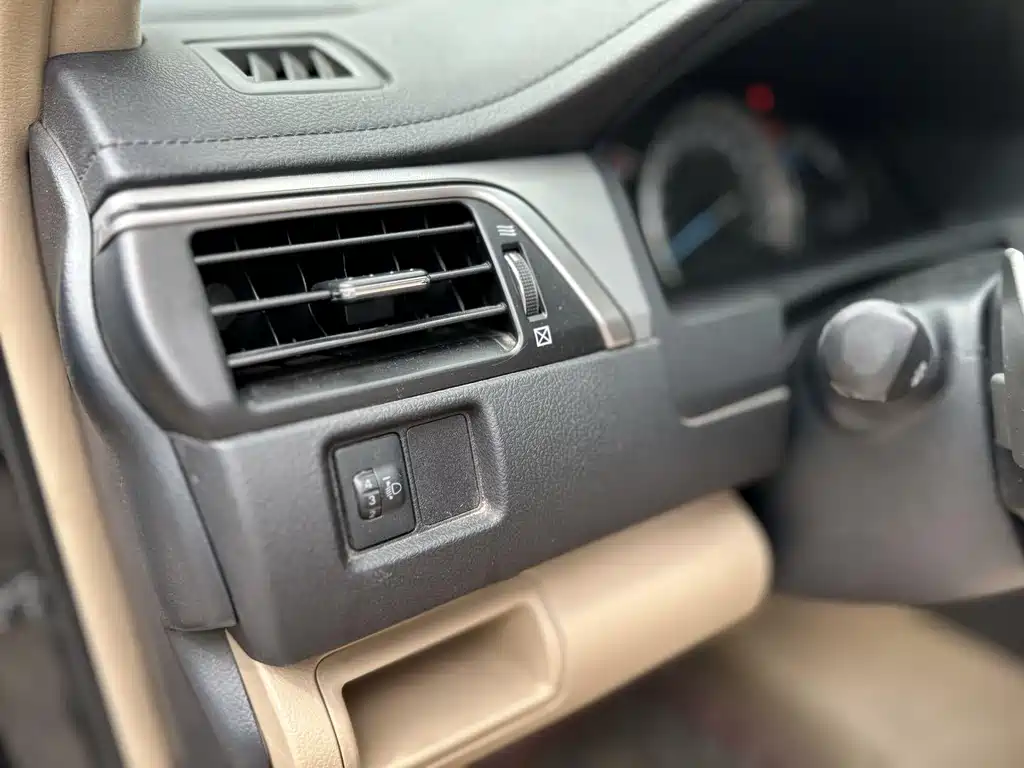 Toyota Camry — миниатюра 15