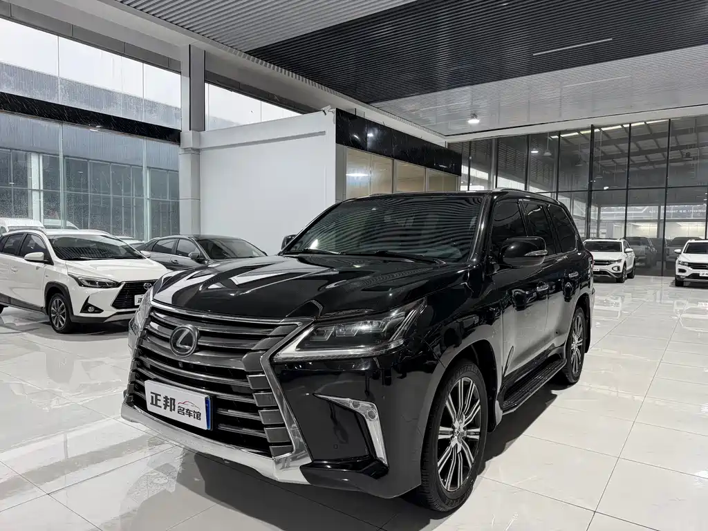 Lexus LX