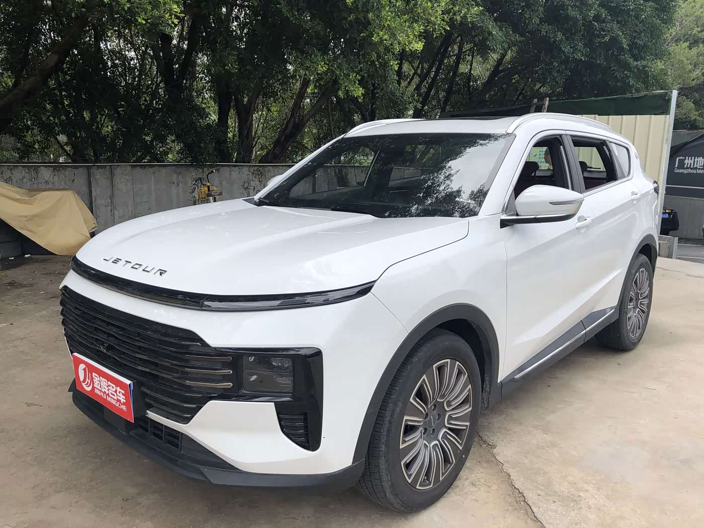 Jetour Jetour X70 PLUS 1.5 л 2025 г. Белый, пробег 13000 км