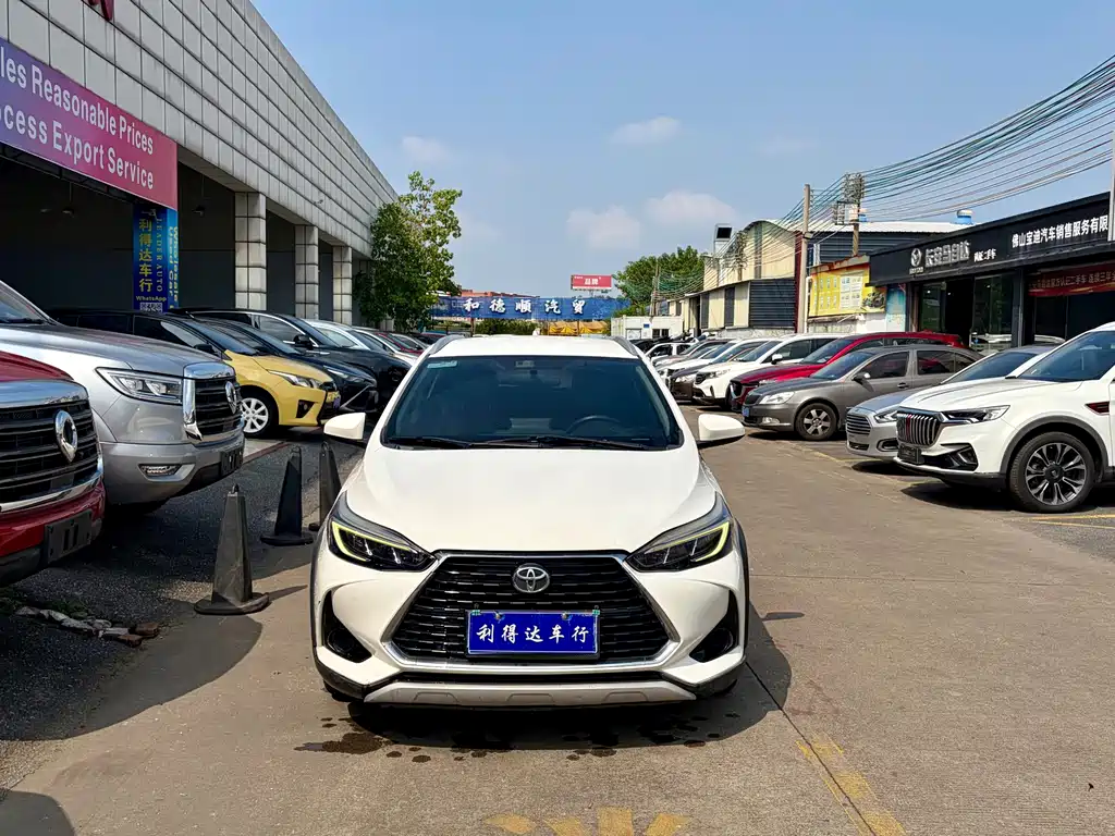 Toyota Yaris L — миниатюра 2