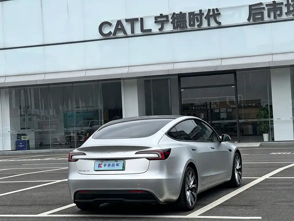 Tesla Model 3 — миниатюра 2