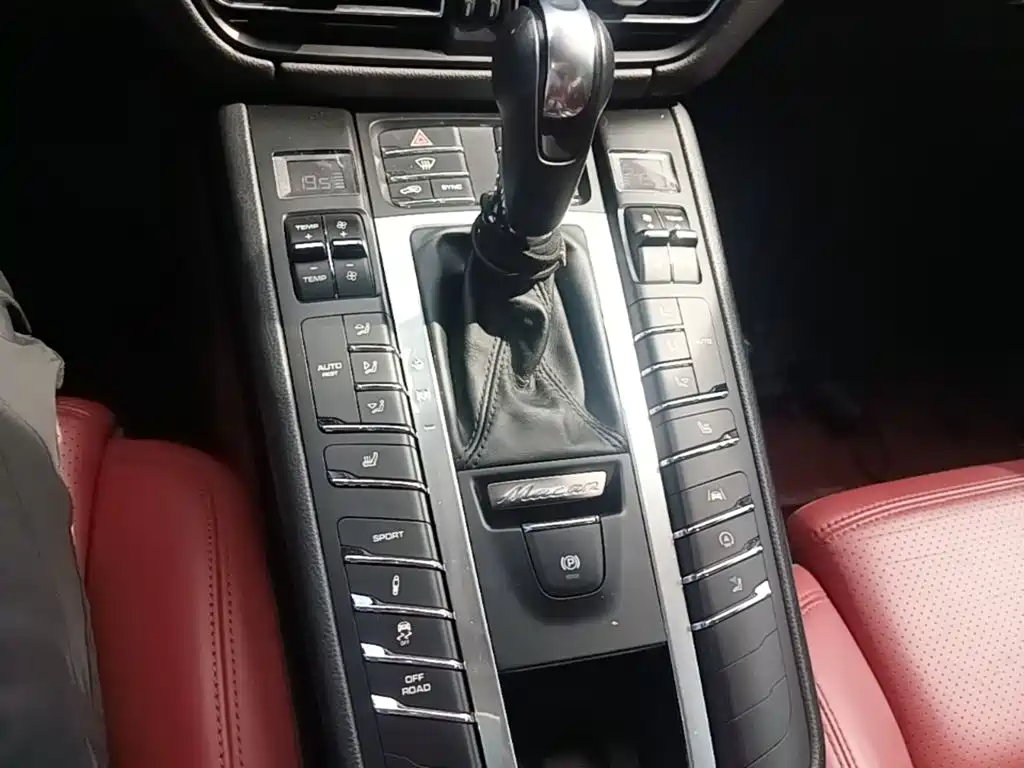 Porsche Macan — миниатюра 14