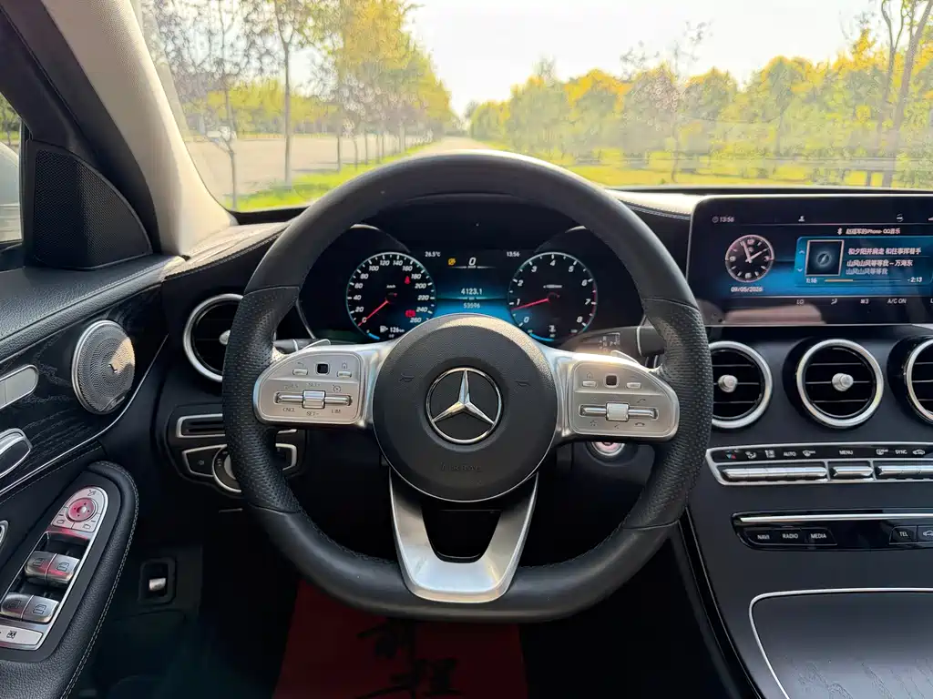 Mercedes-Benz C-Class — миниатюра 11