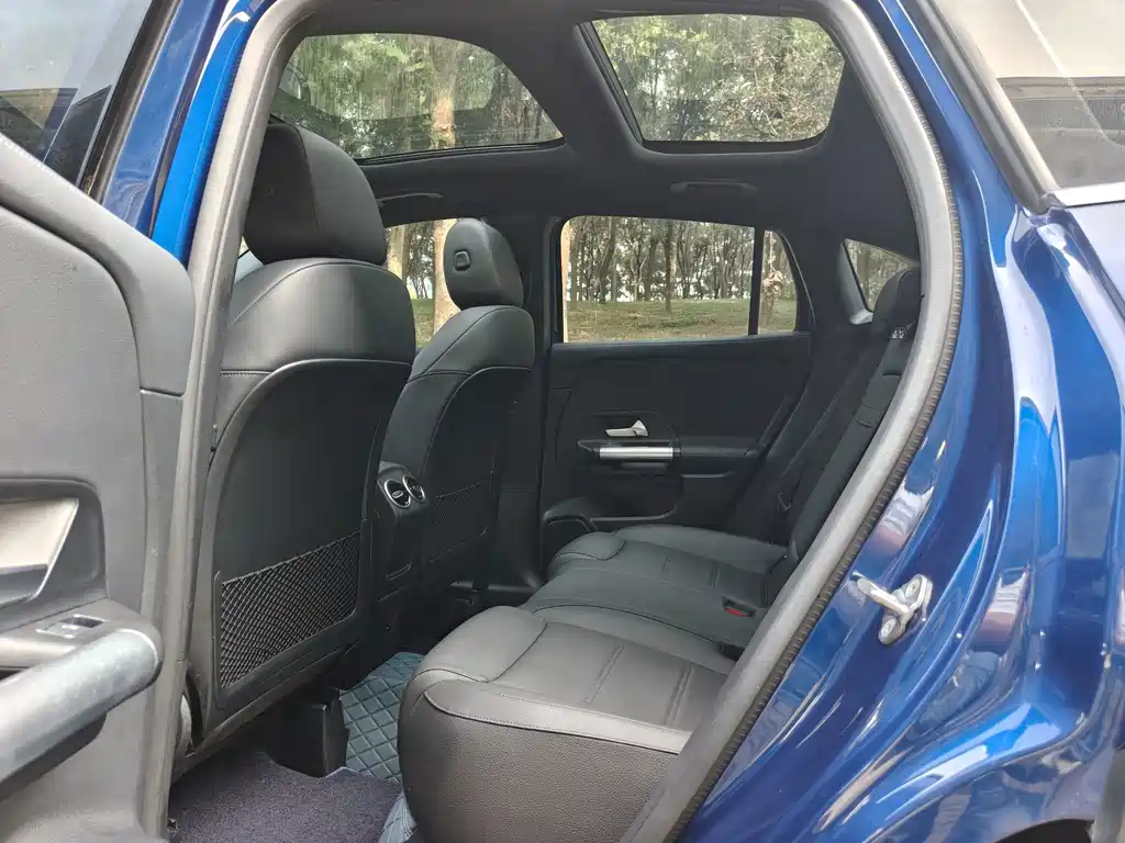Mercedes-Benz GLA — миниатюра 12