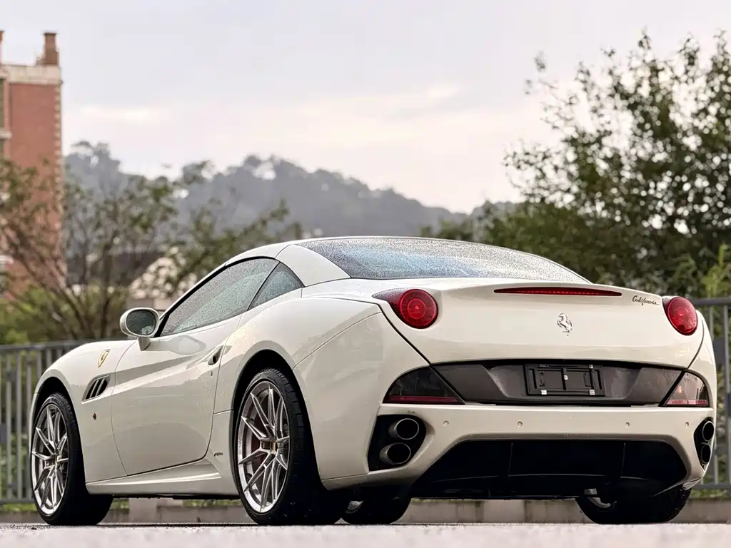Ferrari California T — миниатюра 3