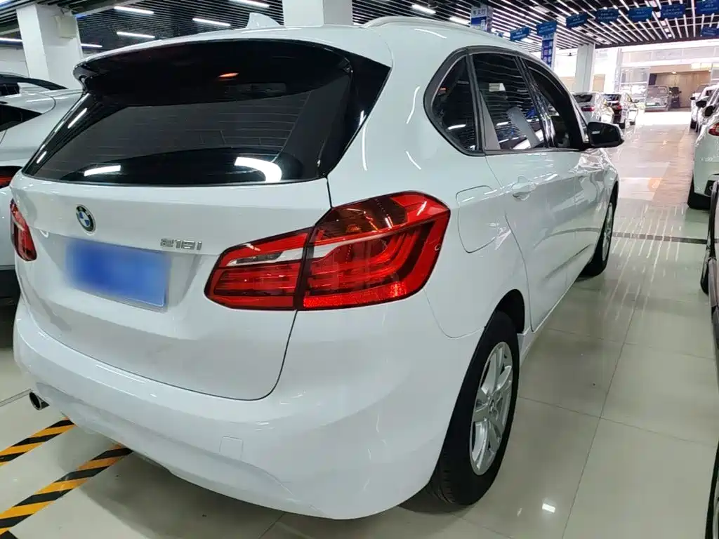 BMW 2 Series Active Tourer — миниатюра 5