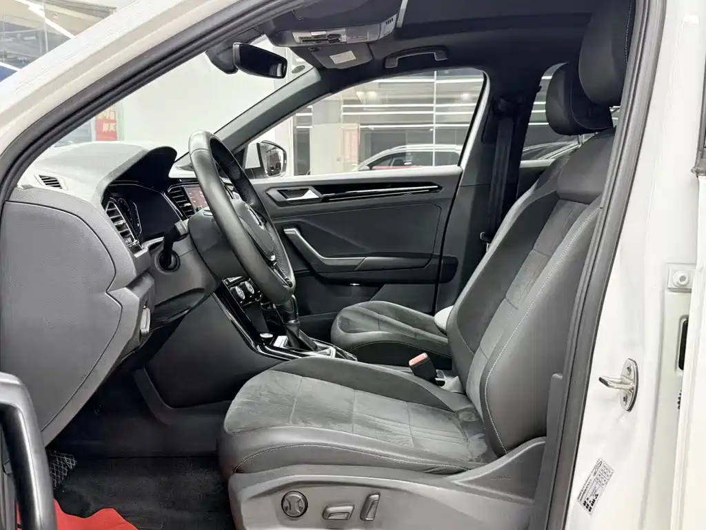 Volkswagen T-Roc — миниатюра 6