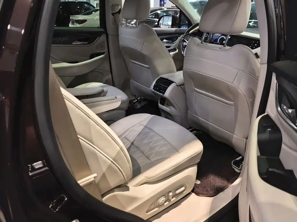 Buick Enclave — миниатюра 12