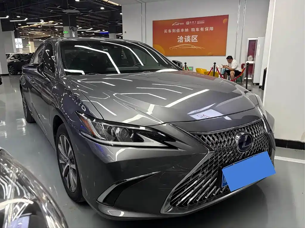 LEXUS  ES