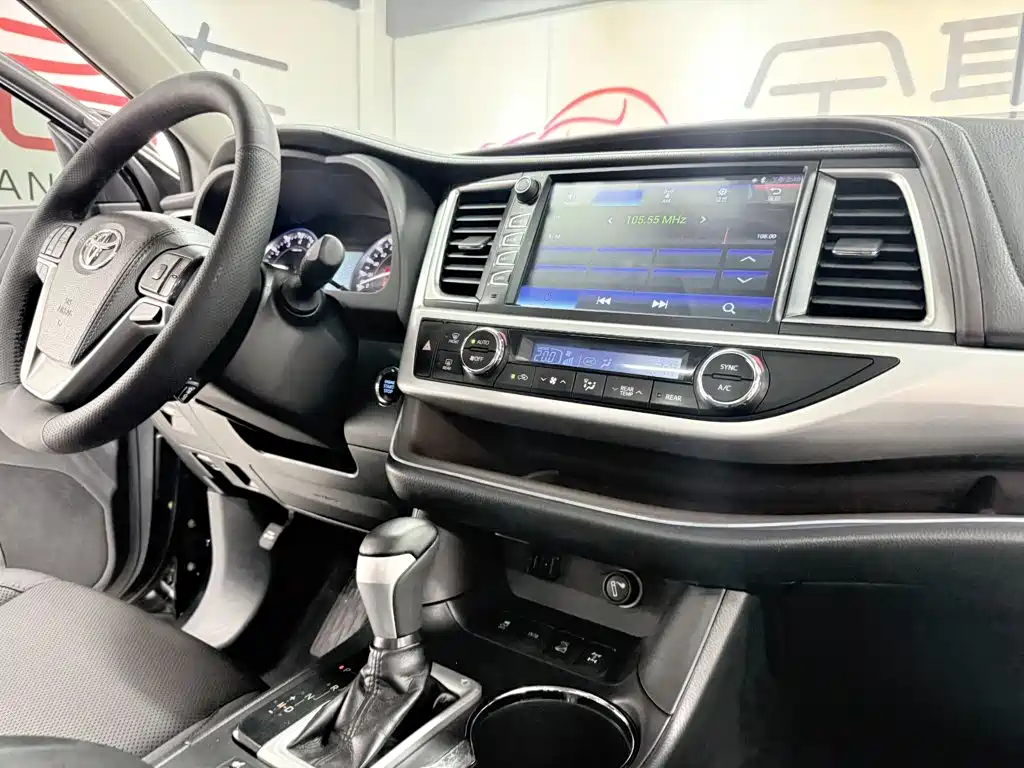 Toyota Highlander — миниатюра 17
