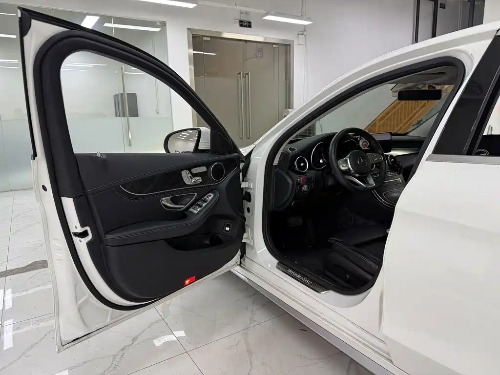 Mercedes-Benz C-Class — миниатюра 7
