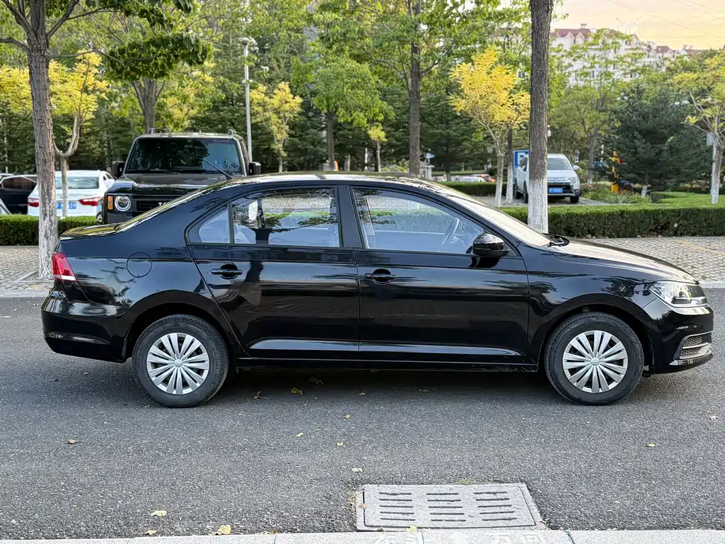 Volkswagen Santana — миниатюра 7