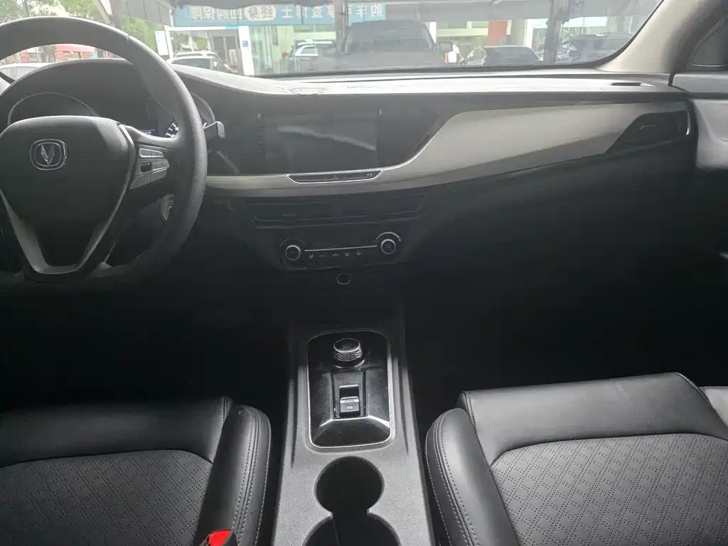 Changan Eado New Energy — миниатюра 10