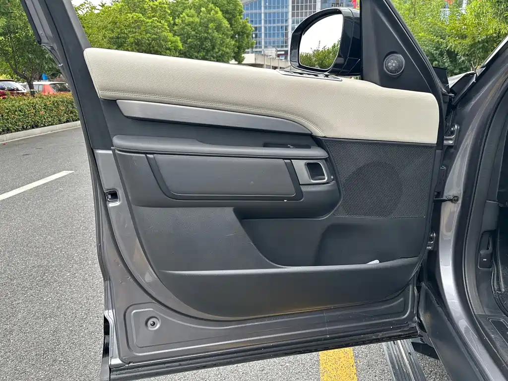 Land Rover Discovery — миниатюра 28