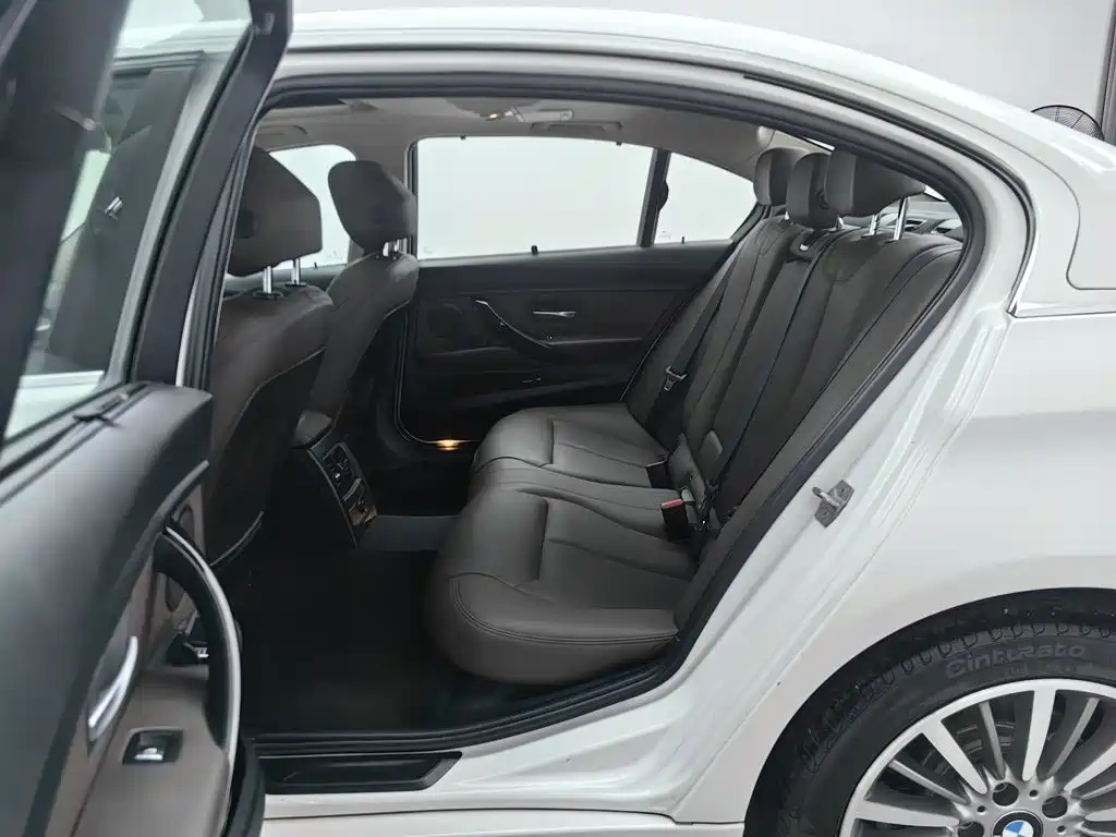 BMW 3 Series — миниатюра 15