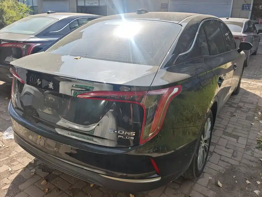 Hongqi Hongqi E-QM5 — миниатюра 3