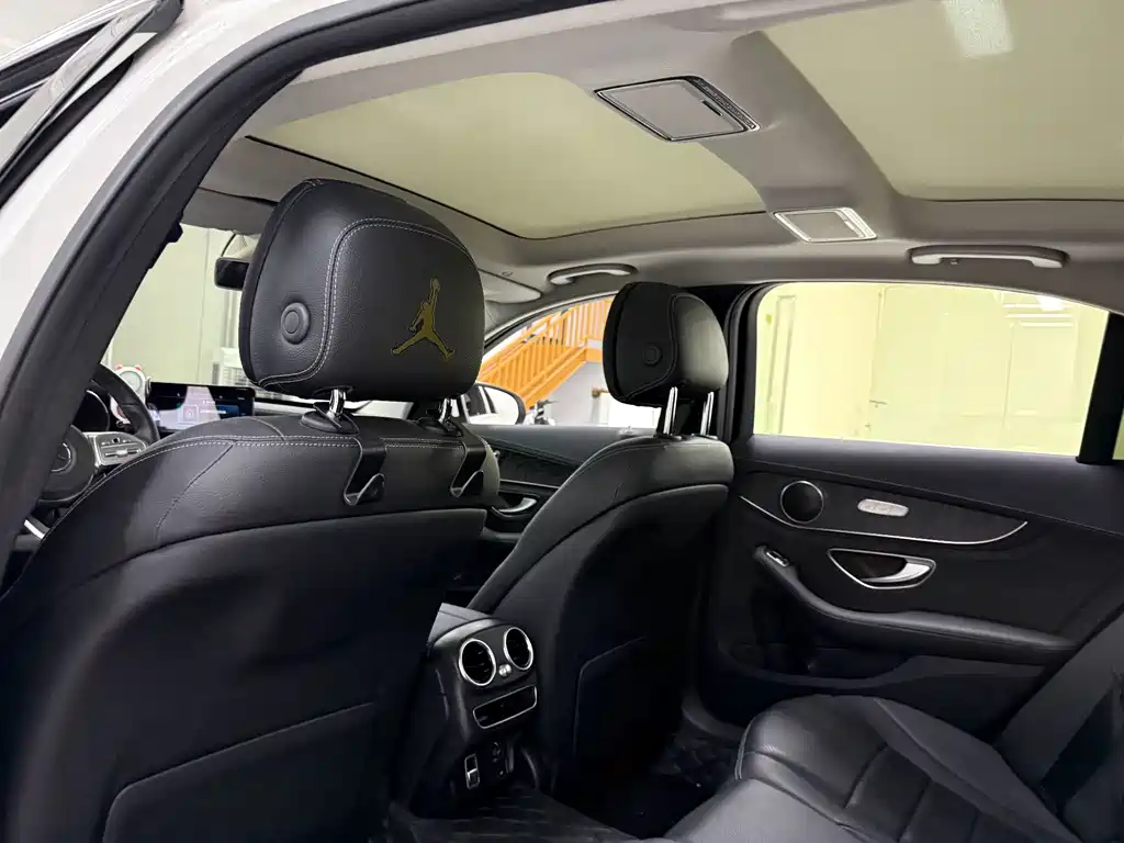 Mercedes-Benz C-Class — миниатюра 14