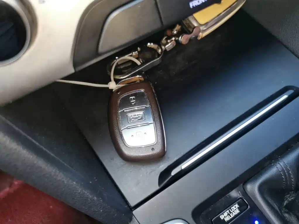 Hyundai Elantra — миниатюра 9