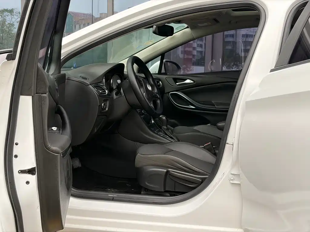 Buick Verano — миниатюра 5
