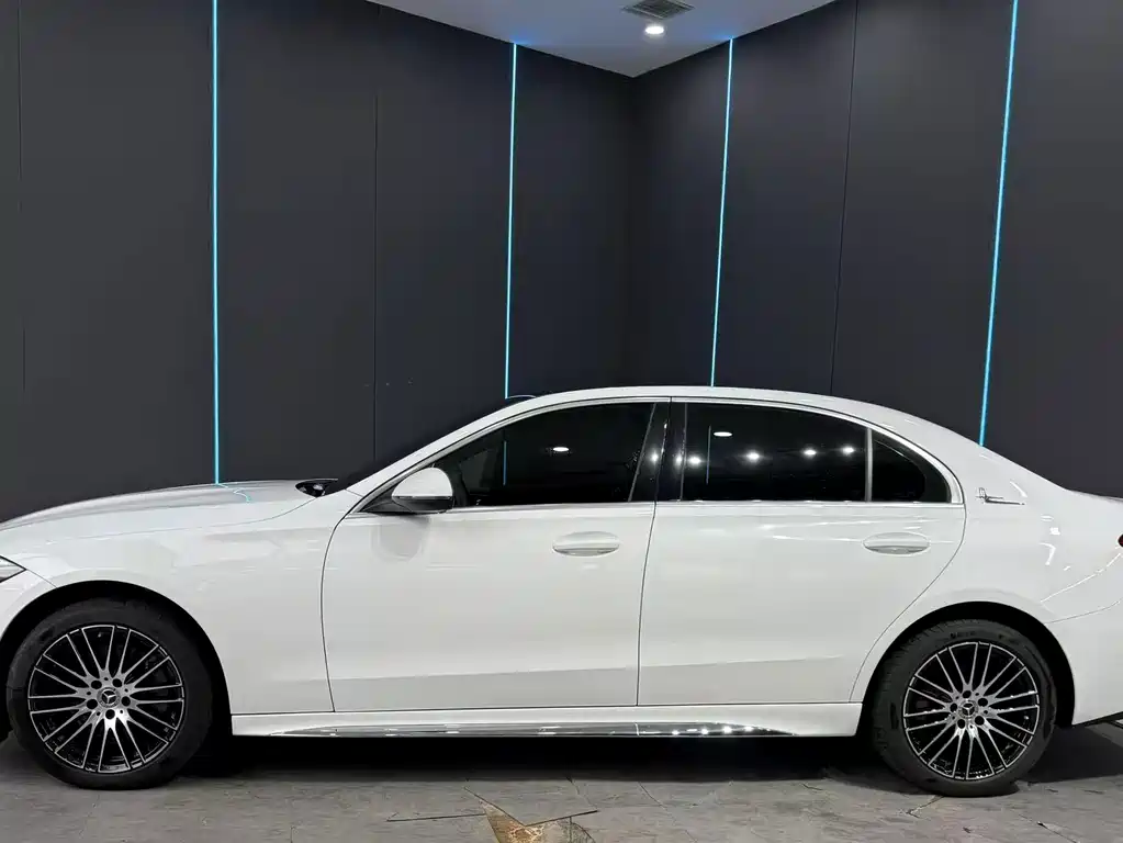 Mercedes-Benz C-Class — миниатюра 4