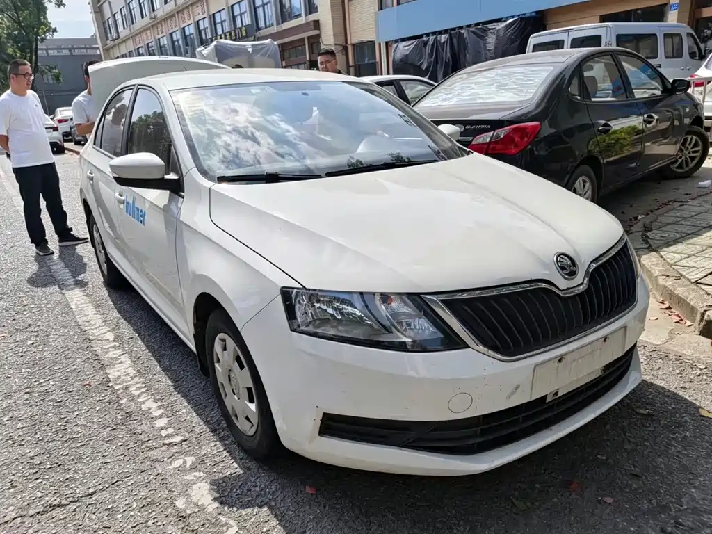 Skoda Rapid — миниатюра 2