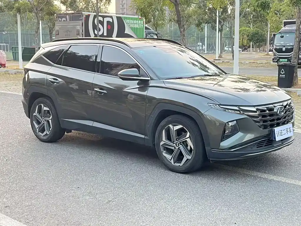 HYUNDAI TUCSON