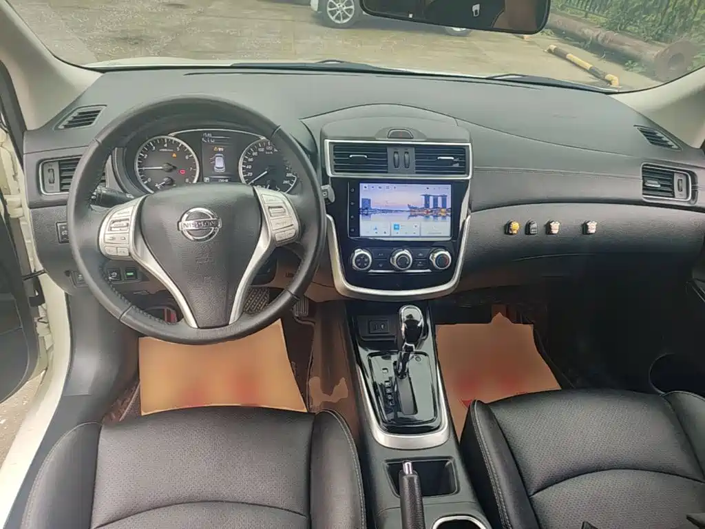Nissan Tiida — миниатюра 10