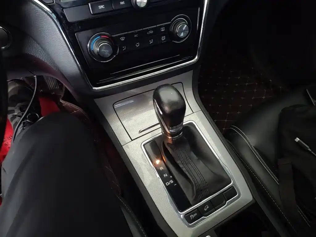 Roewe RX5 — миниатюра 14