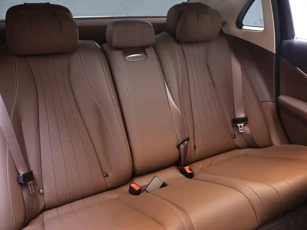 Mercedes-Benz E-Class — миниатюра 23