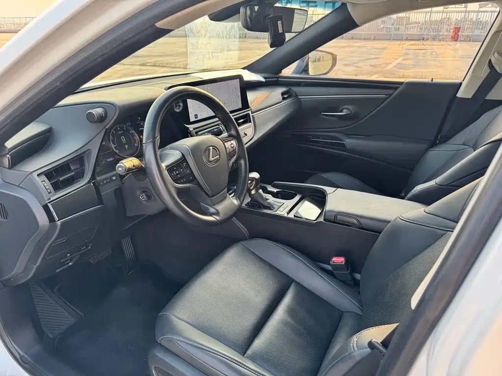 Lexus ES — миниатюра 4