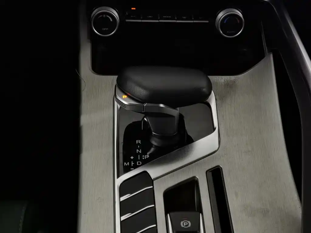 Geely Binyue — миниатюра 13