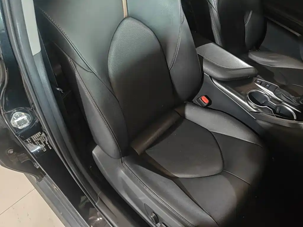 Toyota Camry — миниатюра 25