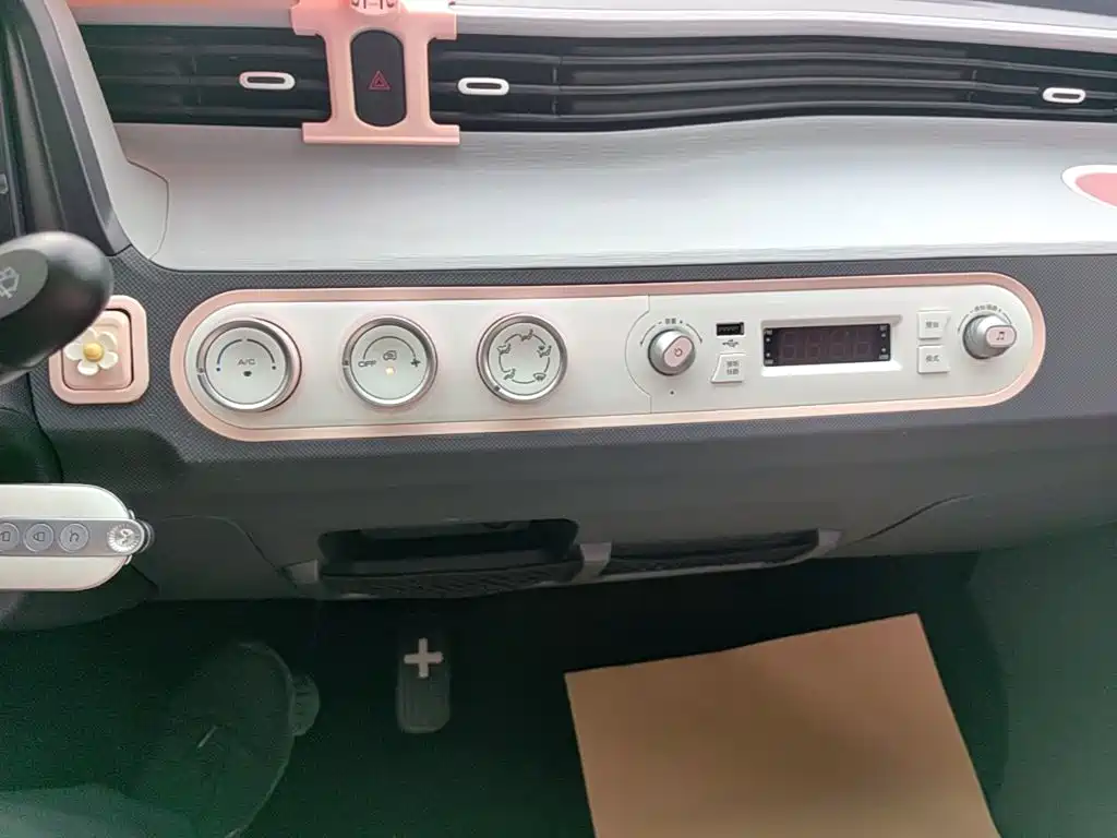Wuling MINIEV — миниатюра 13