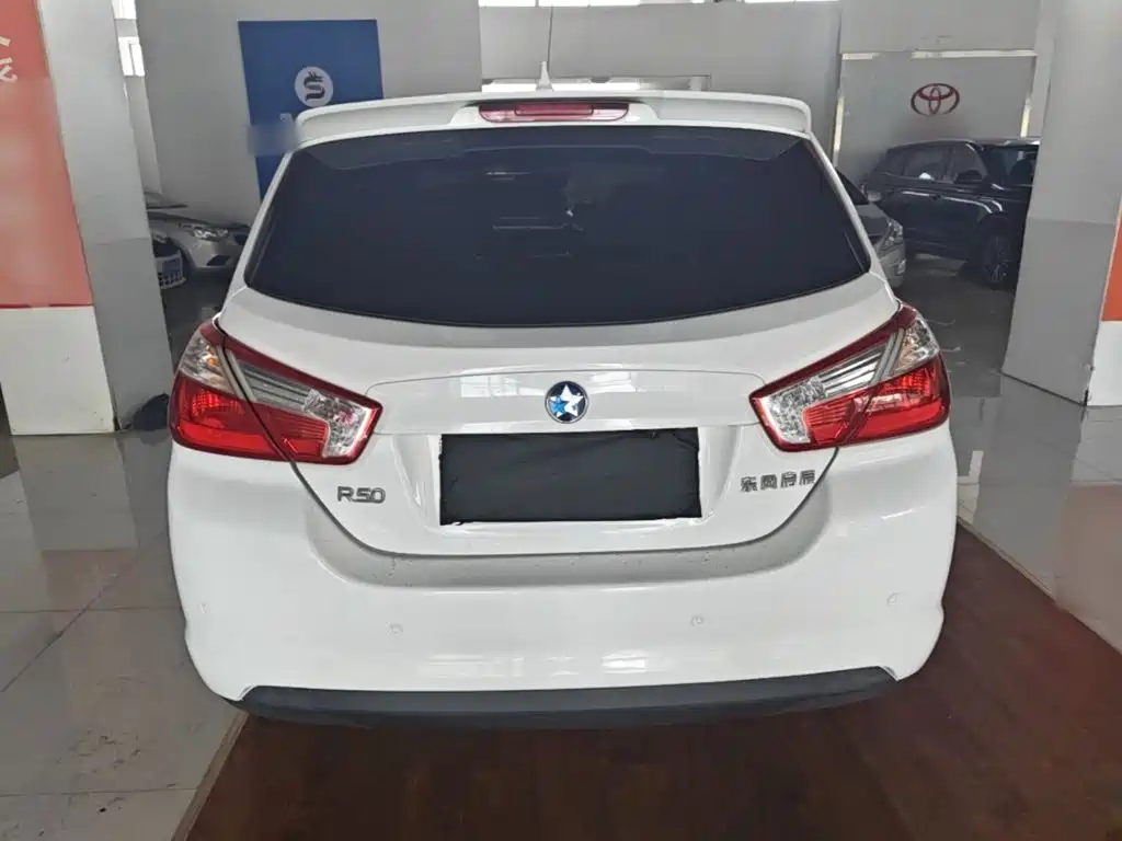 Venucia R50 — миниатюра 6
