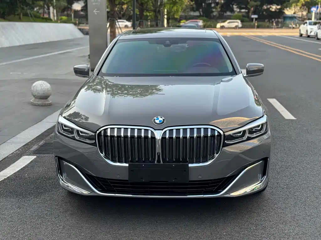 BMW 7 Series — миниатюра 2
