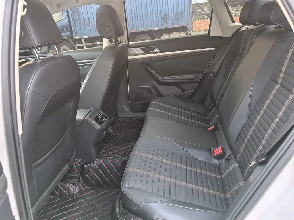 Volkswagen Lavida — миниатюра 10