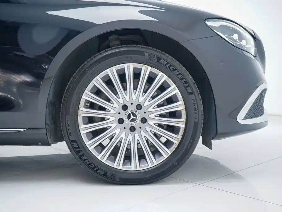 Mercedes-Benz E-Class — миниатюра 26