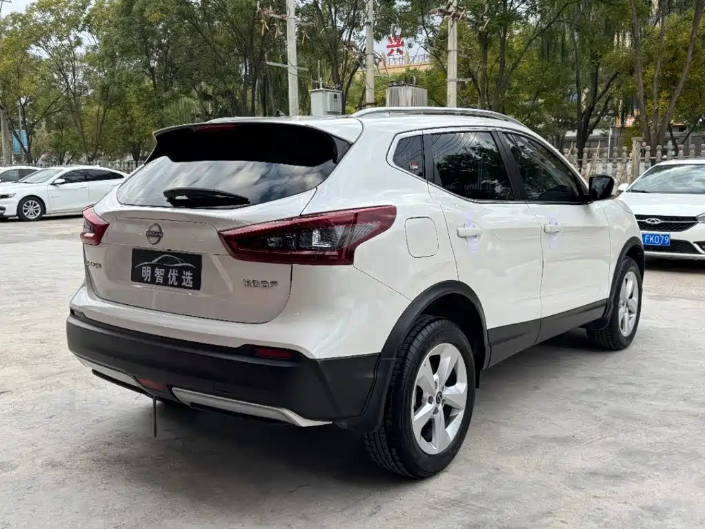Nissan Qashqai — миниатюра 9
