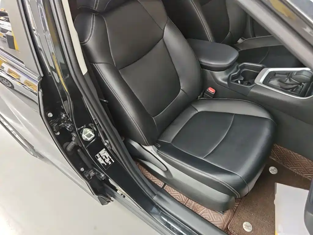 Toyota RAV4 — миниатюра 25