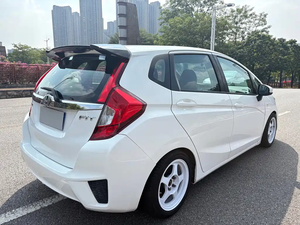 Honda Fit — миниатюра 4
