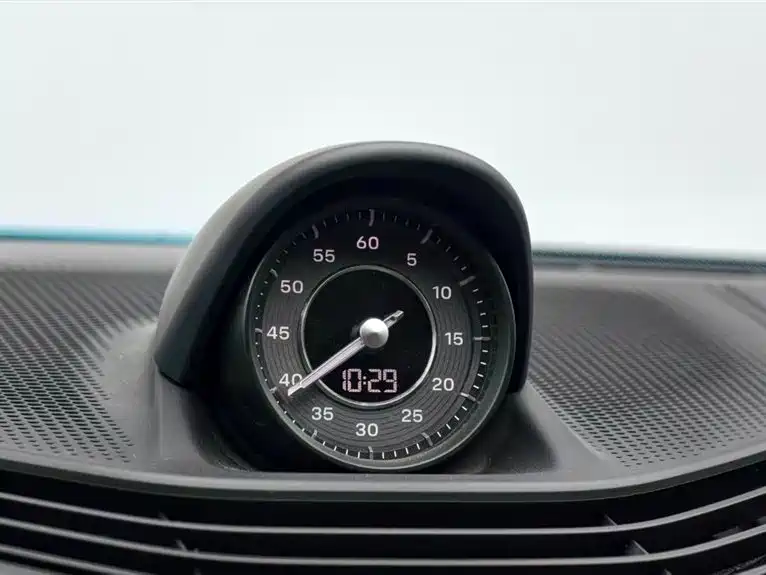 Porsche Taycan — миниатюра 16