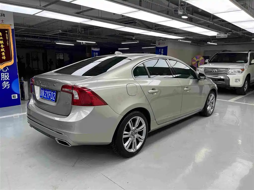 Volvo S60 — миниатюра 13
