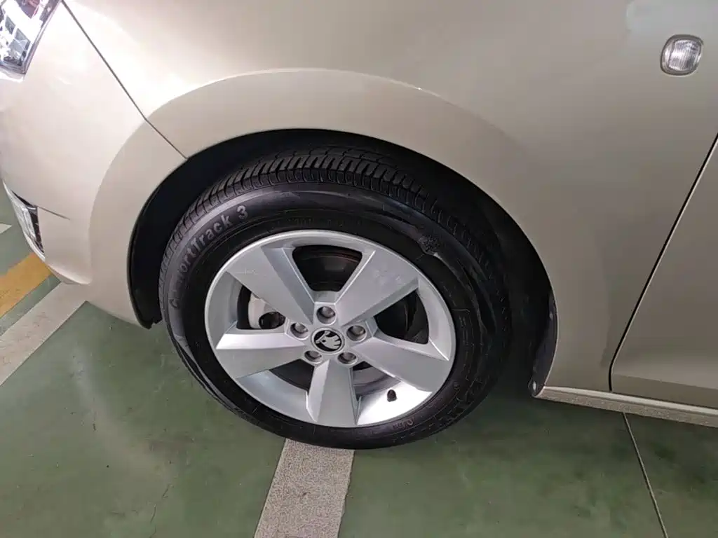 Skoda Rapid — миниатюра 23