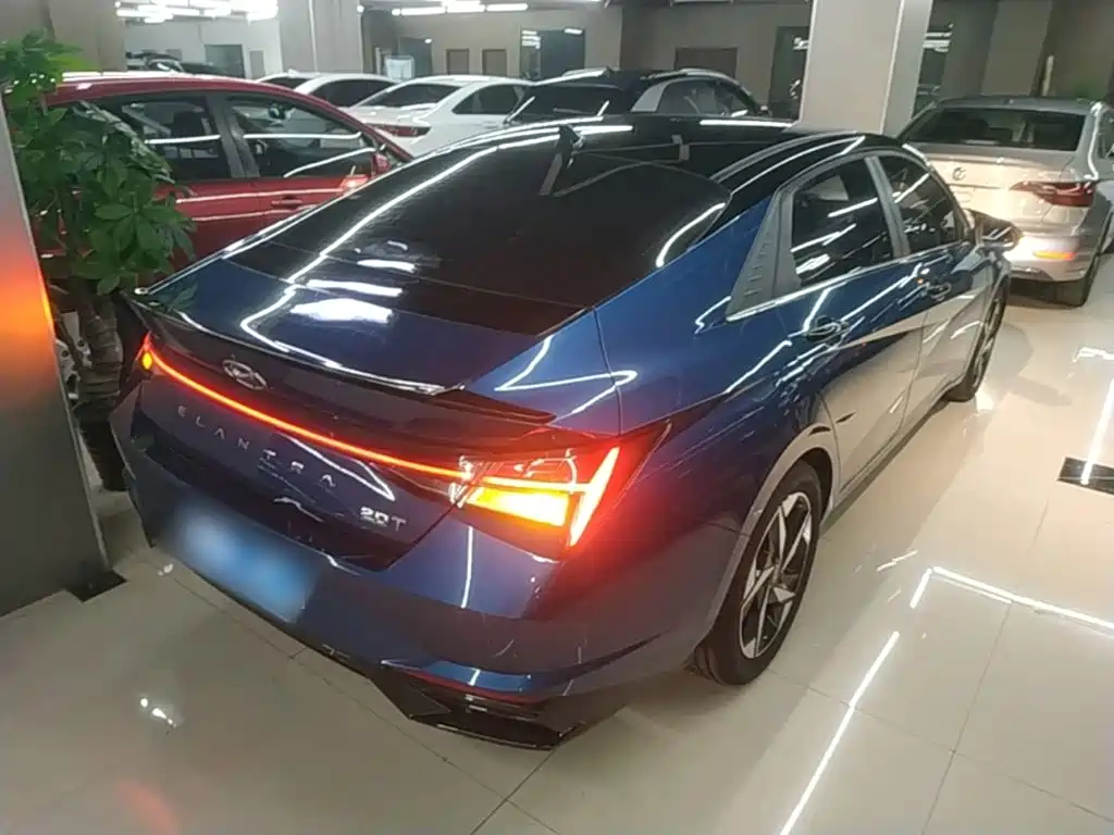 Hyundai Elantra 2021 1.5L CVT LUX Luxury