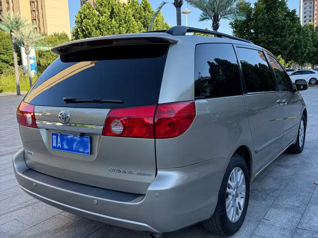Toyota Sienna 2010 Sienna